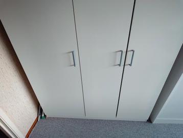 Ikea Kast - 3 Deuren beschikbaar voor biedingen