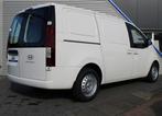 Hyundai Staria 1.6 T-GDI HEV | 3 Zitplaatsen | Prijs ex BTW, Auto's, Bestelauto's, Gebruikt, Euro 6, 4 cilinders, Wit