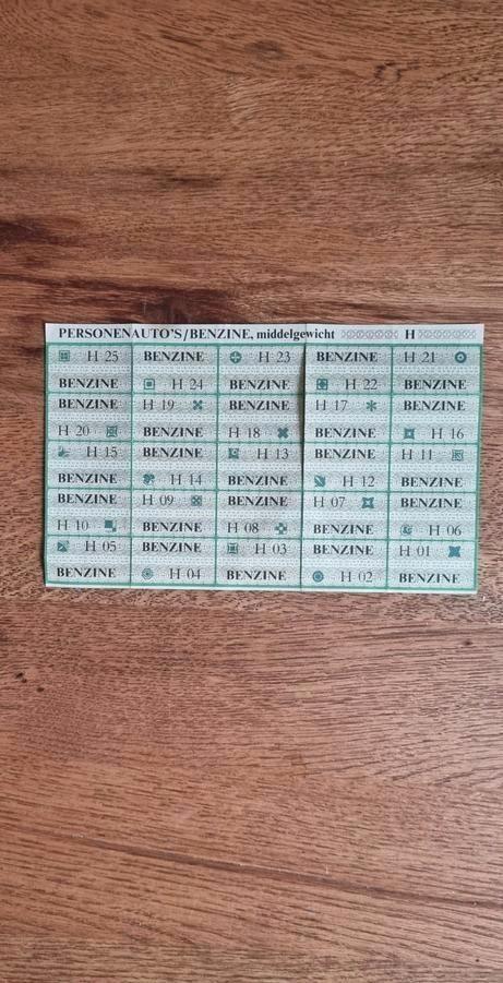 Benzinebonnen oliecrisis 1975., Verzamelen, Tijdschriften, Kranten en Knipsels, Knipsel(s), Nederland, 1940 tot 1960, Ophalen of Verzenden