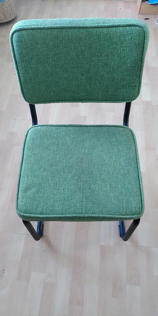 Mooie groene stoelen, stof, zwart metalen poten, 3 stuks, Huis en Inrichting, Stoelen, Gebruikt, Drie, Stof, Overige kleuren, Ophalen