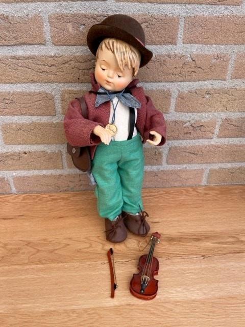 Goebel M.I. Hummel pop violist, Verzamelen, Beelden en Beeldjes, Zo goed als nieuw, Hummel, Ophalen of Verzenden