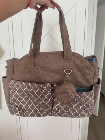 Luiertas beschikbaar voor biedingen