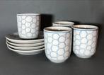 Vier kopjes met schotels, wit met blauw, Verzenden, Overige stijlen, Kop(pen) en/of Schotel(s)