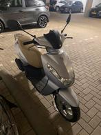 Defecte Peugeot Kisbee zilver vier 4 takt brom scooter, Ophalen, Gebruikt, Overige modellen, Benzine