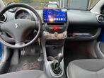 Peugeot 107 1.0 12V 5DR *carplay/nieuwe apk*, Auto's, Voorwielaandrijving, Euro 5, Stof, Zwart