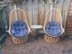 2 ei stoelen incl tafel, Ophalen, Zo goed als nieuw, Kunststof