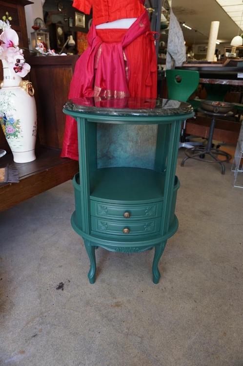 Groen bijzet tafel kastje met marmeren blad, Huis en Inrichting, Kasten | Overige, Zo goed als nieuw, Ophalen