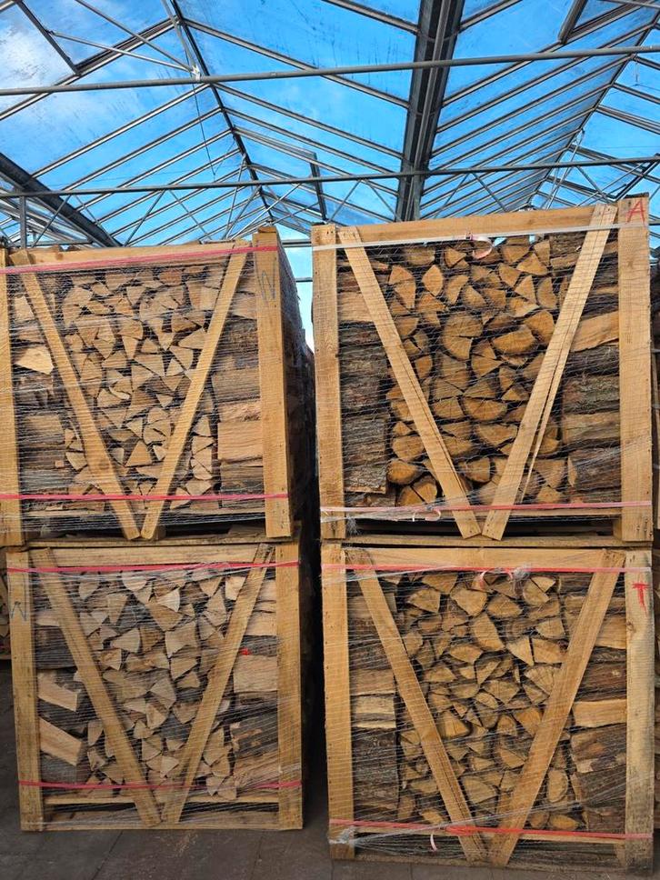 Vrachtwagen met kratten(1,8m³of1m³)eik,haagbeuk,berk,es,mix., Tuin en Terras, Haardhout, Blokken, Eikenhout, Minder dan 3 m³, Ophalen of Verzenden