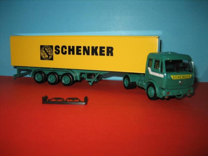 Schenker  MERCEDES  met oplegger  groen/geel   Herpa, Hobby en Vrije tijd, Modelauto's | 1:87, Nieuw, Bus of Vrachtwagen, Herpa
