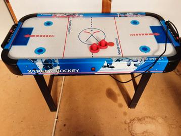 Air hockey tafel beschikbaar voor biedingen