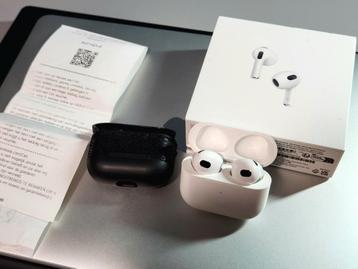 AirPods 3rd Generation with MagSafe Charger   beschikbaar voor biedingen