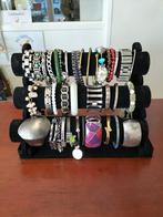 Diverse armbanden collectie + zgan houder, Sieraden, Tassen en Uiterlijk, Armbanden, Overige materialen, Gebruikt, Overige kleuren