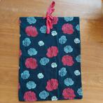 NIEUW! zwart gebloemd stoffen zakje koordzak pyamazak 30x40, Ophalen, Nieuw