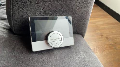 Moderne slimme (WiFi) kamerthermostaat van Remeha eTwist, Doe-het-zelf en Verbouw, Thermostaten, Zo goed als nieuw, Ophalen of Verzenden