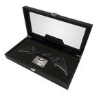 The Batman Prop Replica 1/1 Batarang Limited Edition 36 cm, Nieuw, Ophalen of Verzenden, Film, Beeldje, Replica of Model