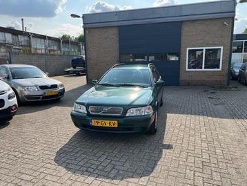 Volvo V40 1.8 Mooie auto//Apk 28-5-2026* beschikbaar voor biedingen
