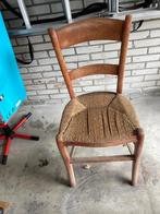 Oude houten stoel met rieten zitting, Huis en Inrichting, Stoelen, Ophalen, Gebruikt, Bruin, Eén