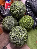Te koop 4 kunststof buxusbollen, Ophalen, Zo goed als nieuw, Buiten