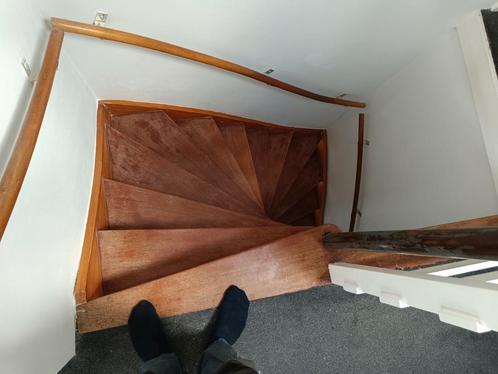 Trap hout halve draai kwart linksom links vaste verdieping, Doe-het-zelf en Verbouw, Ladders en Trappen, Gebruikt, Trap, 2 tot 4 meter