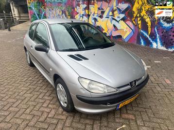 Peugeot 206 1.1 XR LET OP 69.000 kilometer n.a.p. Rijd gehee beschikbaar voor biedingen