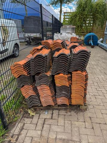  Laumans Dakpannen +/- 700 stuks beschikbaar voor biedingen