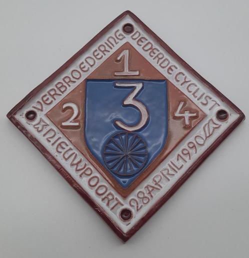 Cloisonné tegeltje Verbroedering Dederde Cyclist Nieuwpoort, Antiek en Kunst, Antiek | Wandborden en Tegels, Ophalen of Verzenden