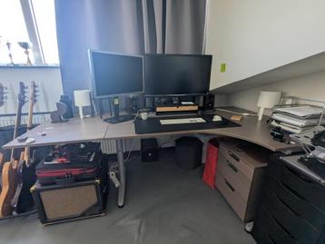 Ikea bekant hoek bureau beschikbaar voor biedingen