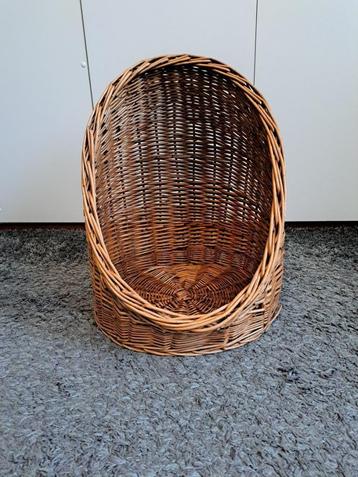 Kattenmand. beschikbaar voor biedingen