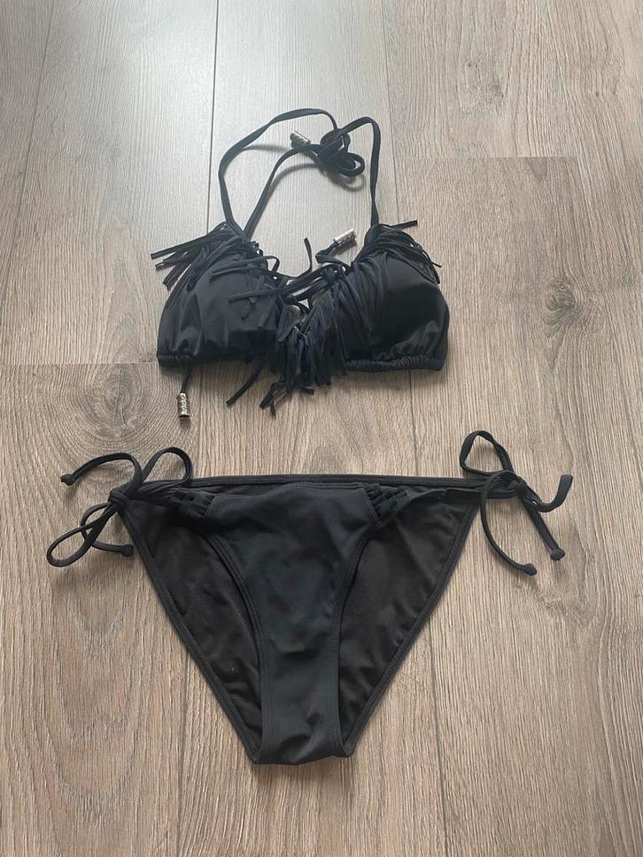 Zwarte bikinitop franjes + broekje H&M - maat 40, Kleding | Dames, Badmode en Zwemkleding, Zo goed als nieuw, Bikini, Zwart, Ophalen of Verzenden