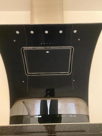 Zwart glazen wandafzuigkap ITHO beschikbaar voor biedingen