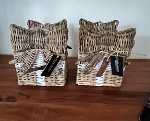 Riviera Maison ratan/glas kaarshouder, Huis en Inrichting, Woonaccessoires | Kandelaars en Kaarsen, Nieuw, 25 tot 50 cm, Overige materialen