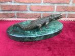 gevaarlijke levensechte krokodil,  brons en marmer, Ophalen of Verzenden, Brons