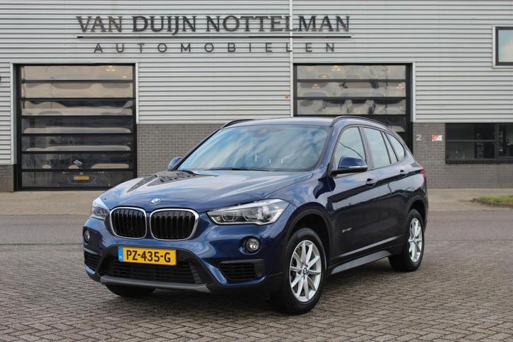 BMW X1 sDrive20i High Executive / Camera / HUD / Keyless / N, Auto's, BMW, Bedrijf, Te koop, X1, ABS, Achteruitrijcamera, Airbags