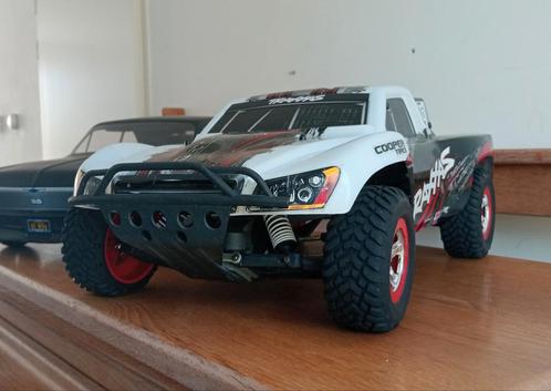 Traxxas Slash met on board audio systeem, Hobby en Vrije tijd, Modelbouw | Radiografisch | Auto's, Zo goed als nieuw, Auto offroad