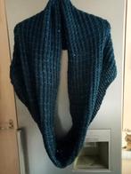 Mooie warme col sjaal, petrol blauw met een schittering., Kleding | Dames, Ophalen of Verzenden, Zo goed als nieuw, Maat 46/48 (XL) of groter