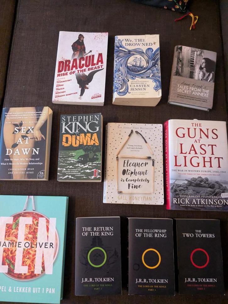 Boeken te koop: Deense, Engelse, Spaanse, Studieboeken, Boeken, Romans, Gelezen, Europa overig, Ophalen