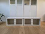 Billy bovendeel wit met 2 witte Oxberg vitrinedeurtjes, Huis en Inrichting, Ophalen, Glas, 50 tot 100 cm, Zo goed als nieuw