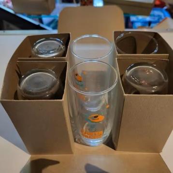 6 orange glazen en 3 seven-up glazen beschikbaar voor biedingen