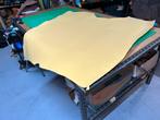 Gele kleur splits tuigleer 1.3 mm dikte half soepel, Leer of Kunstleer, Ophalen of Verzenden, Zo goed als nieuw, 30 tot 120 cm