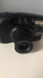 Yashica Zoomate 70 met zoomlens f=38.70mm Op batterijen/tasj, Audio, Tv en Foto, Fotocamera's Analoog, Compact, Zo goed als nieuw