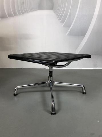 1x Vitra Eames EA 125 Voetenbank Zwart Leer - Chroom beschikbaar voor biedingen