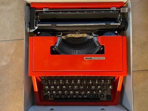 Olivetti Lettera 31, rode vintage typemachine, Diversen, Typemachines, Gebruikt, Ophalen of Verzenden