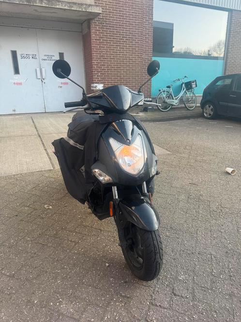 Kymco agility 50cc, Fietsen en Brommers, Scooters | Kymco, Zo goed als nieuw, Agility, Maximaal 45 km/u, Benzine, Ophalen