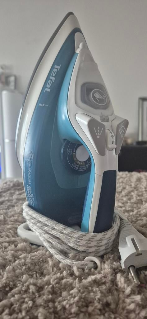 Tefal UltraGliss Stoomstrijkijzer - 360 Easy Ironing, Ophalen of Verzenden, Zo goed als nieuw, Strijkijzer met snoer