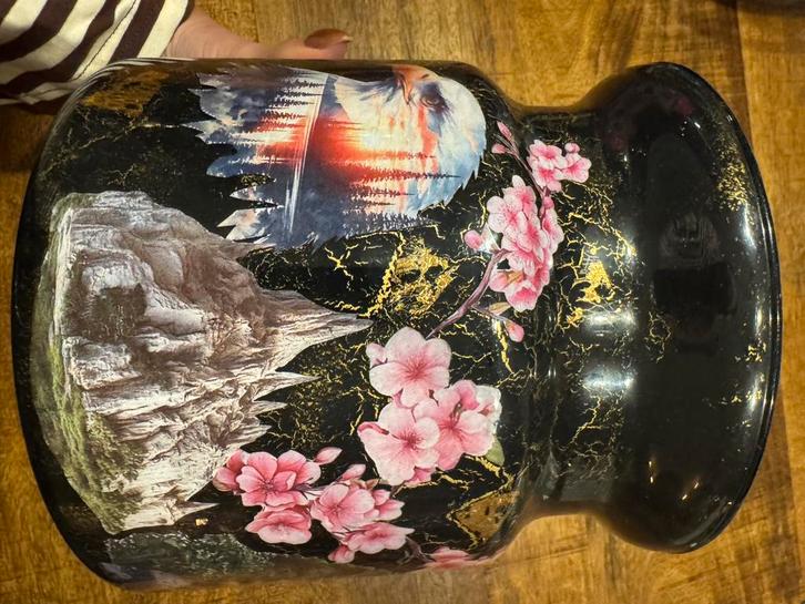 Vaas met bloemen en dieren motief, Huis en Inrichting, Woonaccessoires | Vazen, Nieuw, Zwart, Minder dan 50 cm, Overige materialen