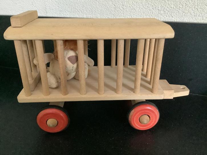Houten circus wagen trailer auto aanhanger met pluche leeuw, Kinderen en Baby's, Speelgoed | Houten speelgoed, Ophalen of Verzenden