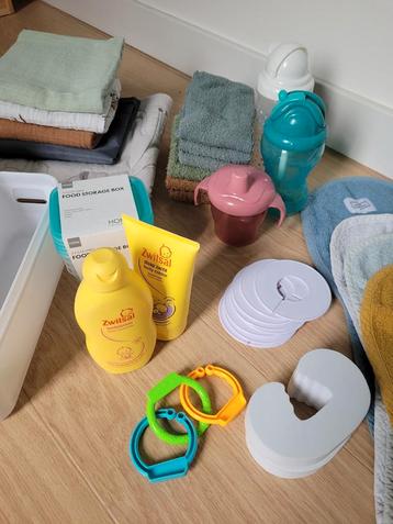 Pakket met babyspulletjes beschikbaar voor biedingen