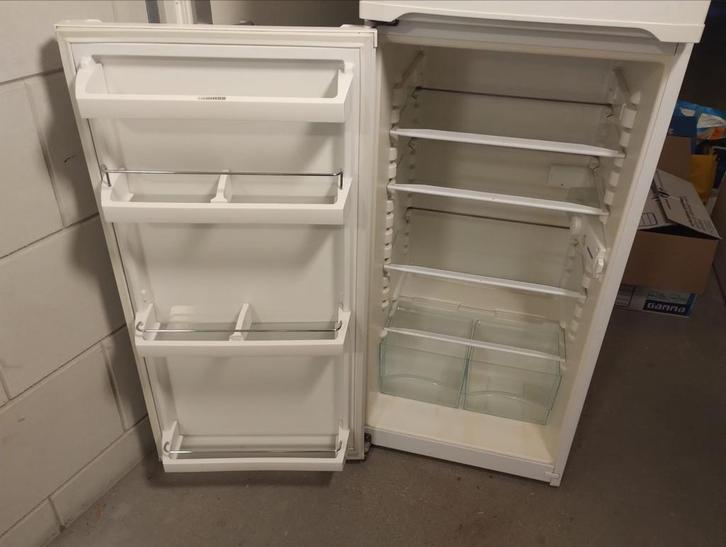 Koelkast - 61x55x157cm - Ideaal voor kleine ruimtes!, Witgoed en Apparatuur, Koelkasten en IJskasten, Gebruikt, Met vriesvak, 150 tot 200 liter