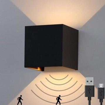 De Oplaadbare Wandlamp met Sensor beschikbaar voor biedingen