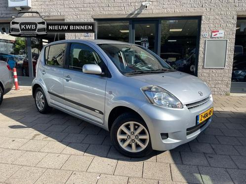 Daihatsu Sirion 2 1.3-16V Supreme Airco Nieuwe apk 5Drs, Auto's, Daihatsu, Bedrijf, Sirion, ABS, Airbags, Airconditioning, Elektrische buitenspiegels